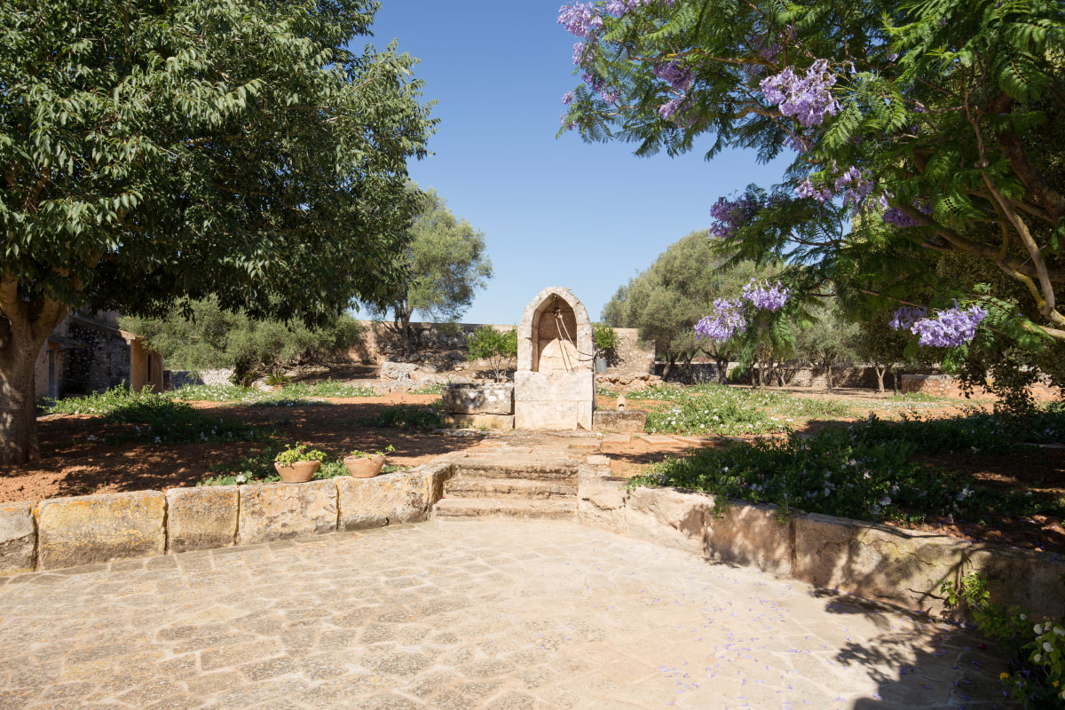 Detail of the hotel gardens