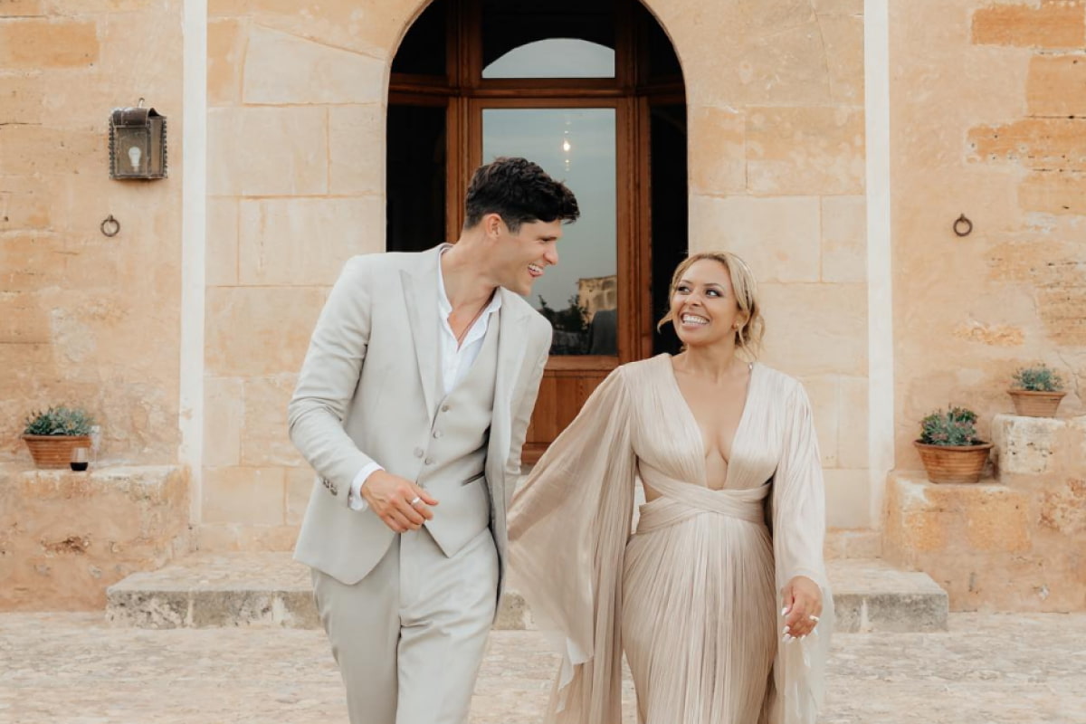 Pareja de novios celebrando su boda en Son Cosmet