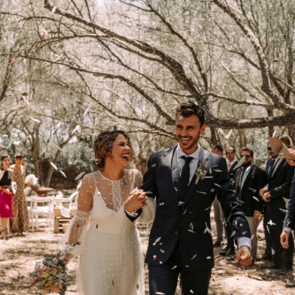 Pareja de novios celebrando su boda en Son Cosmet